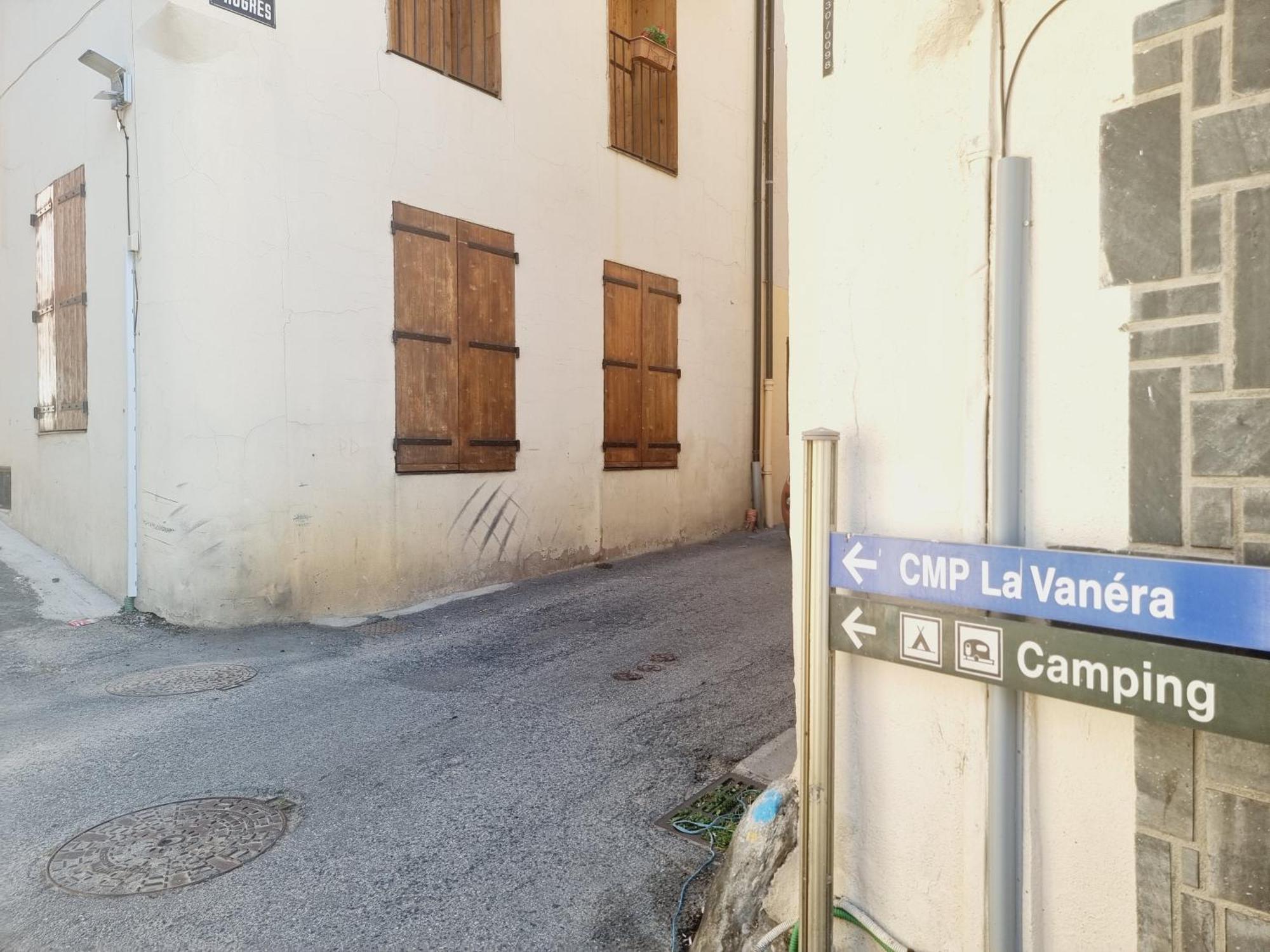 Apto Rustico En Osseja Lägenhet Exteriör bild